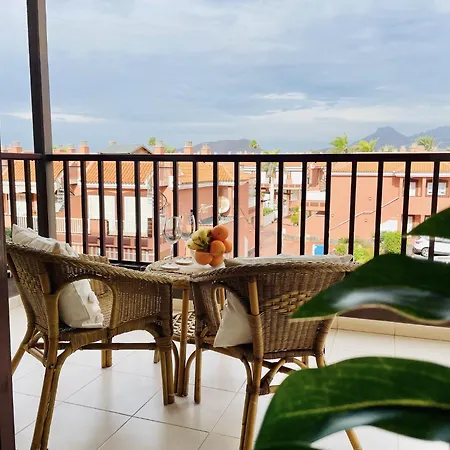 Con Piscina Junto Al Mar Apartment *