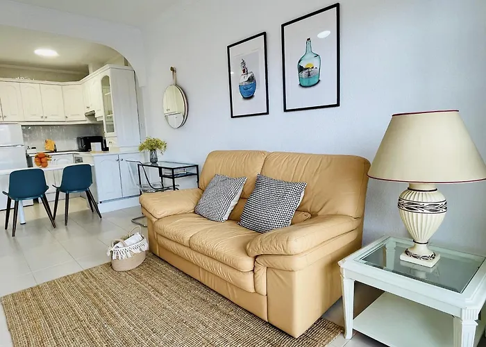 Con Piscina Junto Al Mar 아로나