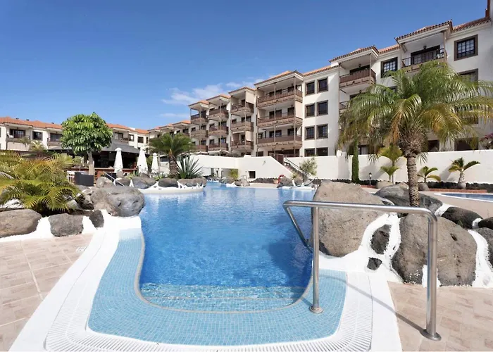 Con Piscina Junto Al Mar 아파트