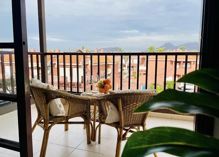 Con Piscina Junto Al Mar 아파트 *