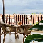 Con Piscina Junto Al Mar Apartment *
