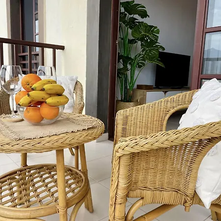 Con Piscina Junto Al Mar