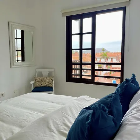 Con Piscina Junto Al Mar *